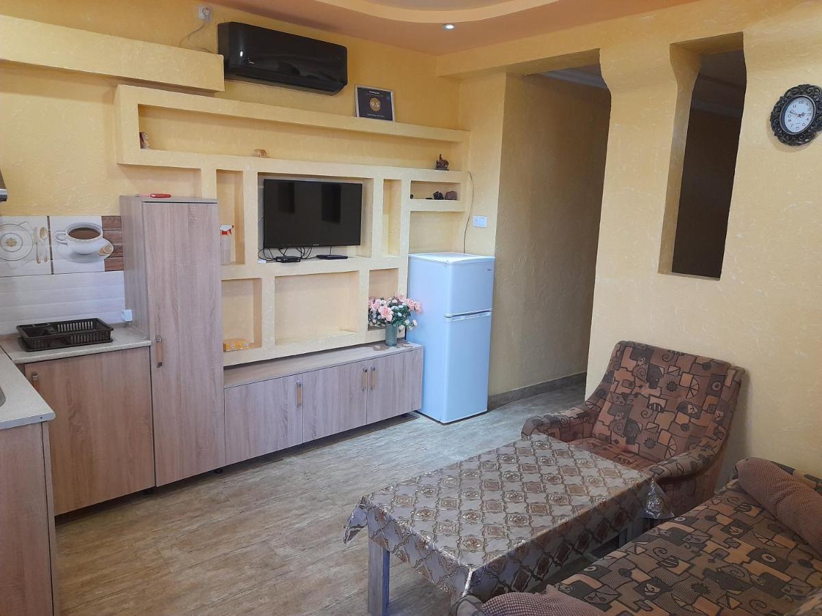Guest House In Center Yerevan Luaran gambar